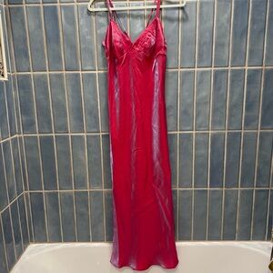 Elegant Iridescent Pink Nightgown